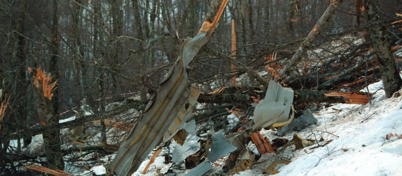 Σαν σήμερα η συντριβή του C-130 στην Οινόη στην διάρκεια αναζήτησης του «Γιάκοβλεφ»